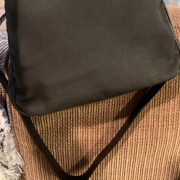 Authentic Gucci Bamboo 2way nylon shoulder bag - Picture 4 of 14